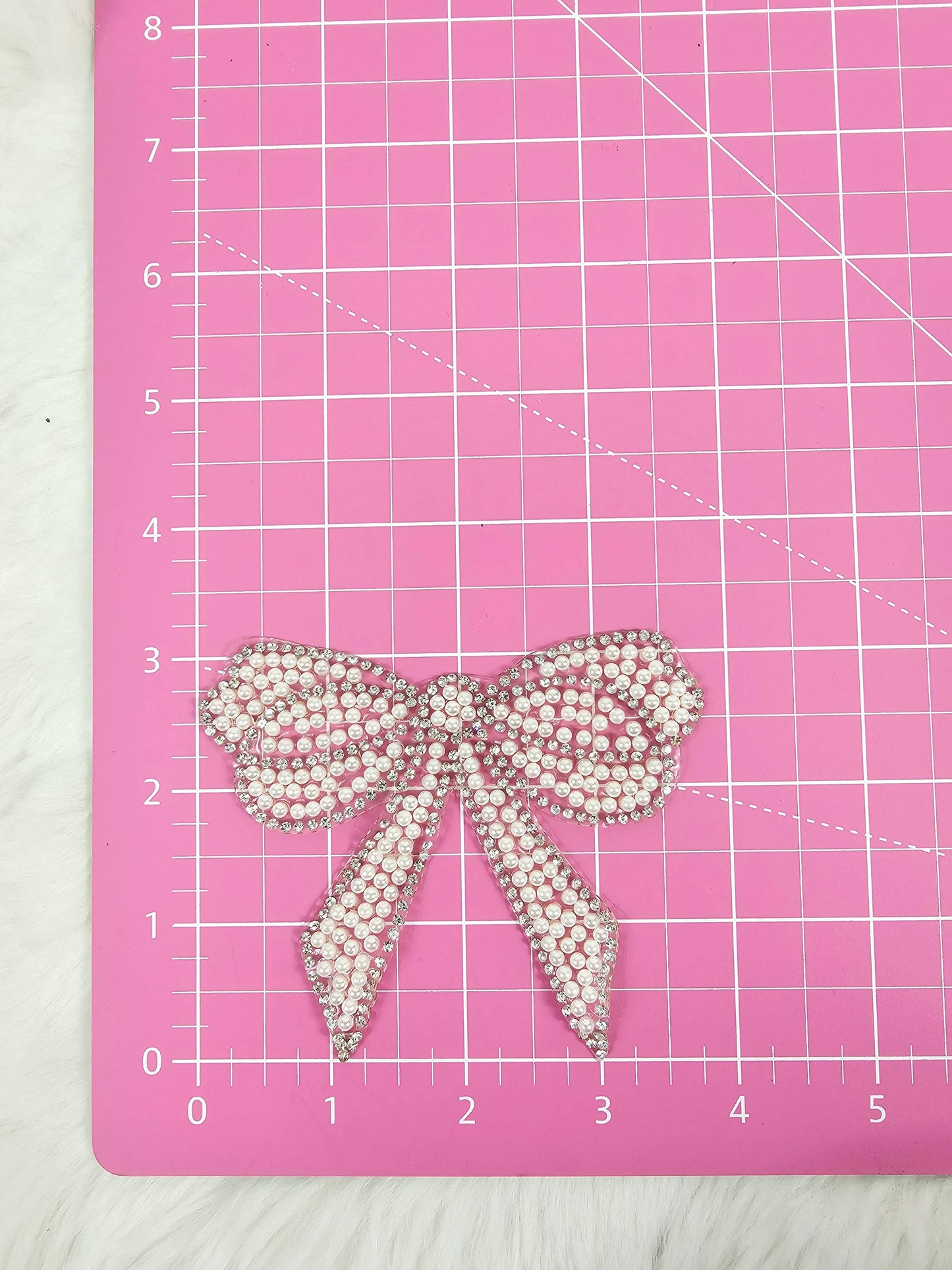 Patch - Rhinestone Bow with Silver Outline and White Pearl Iron-on Patch